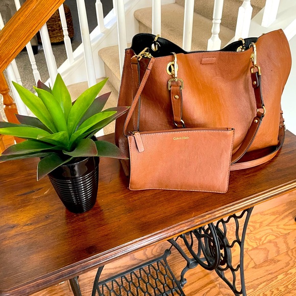 Calvin Klein Tote I Tan/Black I Reversible